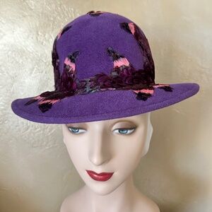 ONE OF A KIND DESIGNER JACK MCCONNELL VINTAGE PURPLE FELT HAT + FEATHER DETAILS